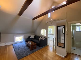 Room available in beautiful downtown palo alto house next to campus. 3