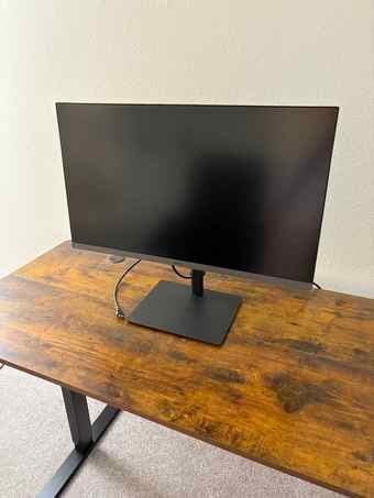 Computer monitor (2 available) 2