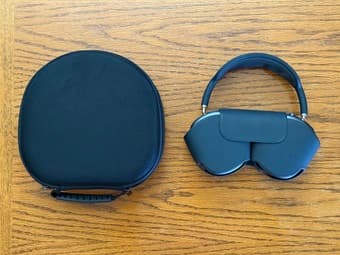 Used AirPods Max (great condition) WITH TRAVEL CASE FOR FREE 2