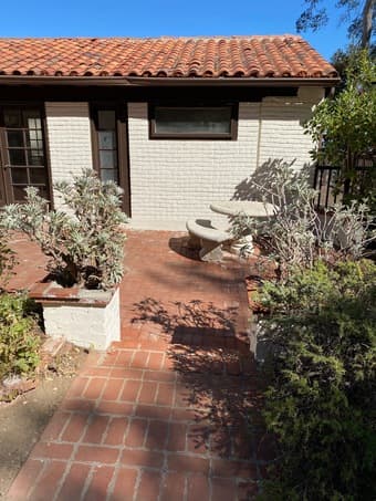 Charming Mountaintop Cottage 1