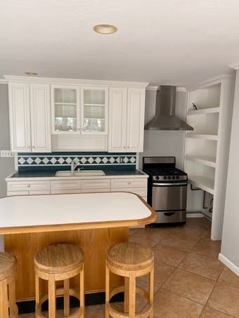 Charming Mountaintop Cottage 2