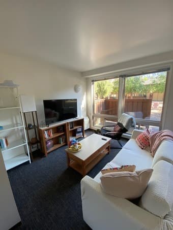 1 Room in Escondido Low-rise 2 Floor Apartment 2 Bedrooms/1 Bathroom 1