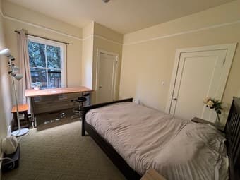 Room available in beautiful downtown palo alto house next to campus. - 1