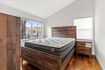Room Available Oct 1 in Beautiful Downtown PA Home 2