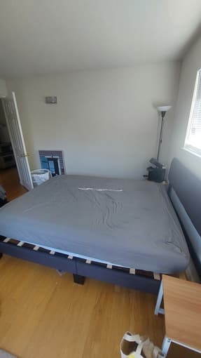 Queen size bed + mattress - like new 3