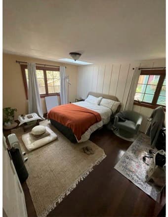 Cozy room in unique wooded setting five minutes from campus 1