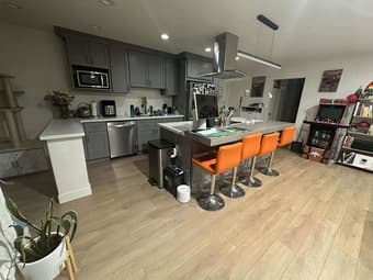 Furnished Primary Bedroom w/Private Bath Utilities Included Palo Alto 1