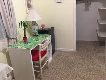 Cozy, fully furnished room available in Palo Alto (third room) 3