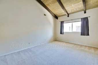 Room in 3B2B Available in Mountain View - Female Only 2