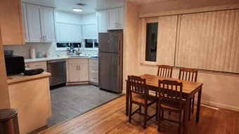 Private bedroom and bathroom in a 2B/2B apartment in College Terrace 2