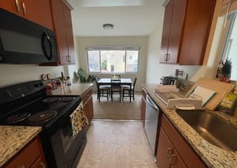 Private room & bathroom in Palo Alto - Available in March 2