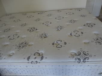 Serta queen size mattress+box spring + metal frame ($150) 1