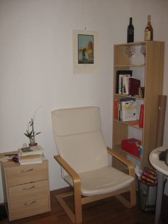 Barely used desk and chair 2