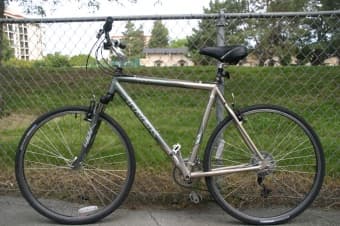 Trek 7100 Multitrek Hybrid/Street Bike $225 2