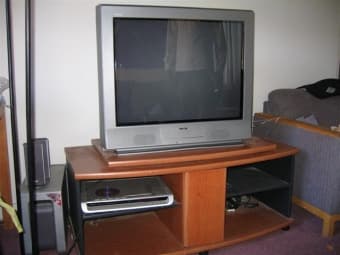 $400 - 32" Sony WEGA TV & Entertainment Stand 2