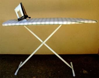 Steam iron + ironing board + hanging clips $5 1