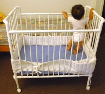 FS: Portable crib $25 OBO 1