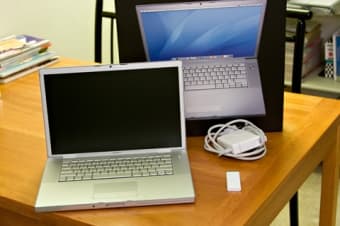 2.0 GHz 15" MacBook Pro Core Duo - Loaded - $1000 2