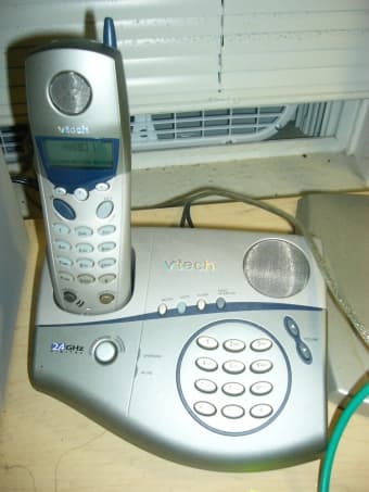 FS---cordless telephone--10usd 1