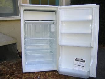 Mini-Fridge 1