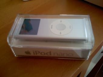 NEW 2nd Gen iPod Nano Silver 4GB - $130 1