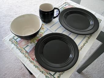 Crate&Barrel four 4-piece place settings dinnerware in black $80 1