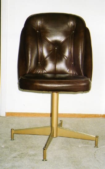 Office chair (40$) , windmachine (20$) , foot stool (10$).. 2