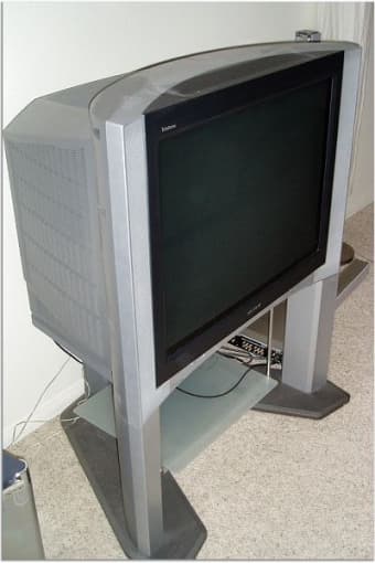 32" SONY TV ($350 obo) 1