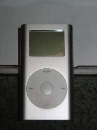 Like new iPod mini 4GB + skin $70 2