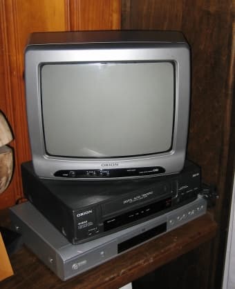13" TV and GE DVD player for sale $25 1