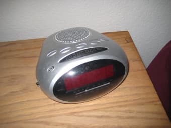 radio alarm clock $5 1