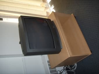 TV Sanyo - 20in (Perfect Condition) + Nice TV Stand - $40 - (stanford) 1