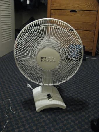 Sale: Office chair, table fan, microwave, alarm clock, printer 3