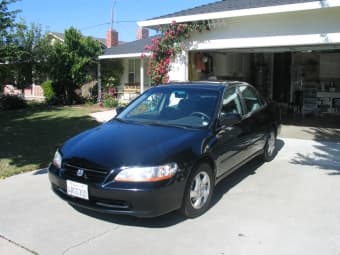 2000 Honda Accord @ 7100 .. urgent sale.. moving to east coast 3
