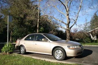 2002 Honda Accord EX Sedan 4 Door ???????????????? V6 3.0 L VTEC - $9990 1