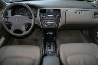 2002 Honda Accord EX Sedan 4 Door ???????????????? V6 3.0 L VTEC - $9990 3