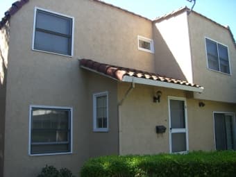 $2,200 - 2BR, 2-Storey Townhouse/Apt Starting July 1