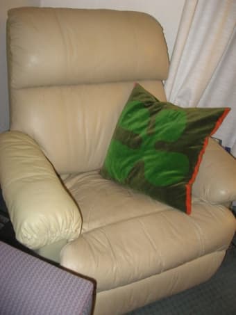 Futon, La-Z-Boy, Desk--- GREAT DEAL! 3