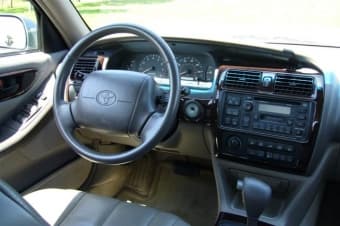 1998 Toyota Avalon XLS 3