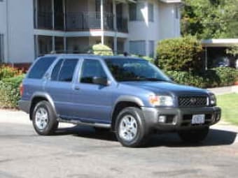 2001 NISSAN PATHFINDER 1