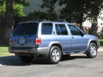 2001 NISSAN PATHFINDER 2
