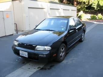 1997 Nissan Altima SE Sedan 4D - $2400 or best offer 1