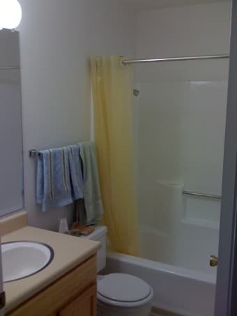 quiet 2BR in gated community, $825/mo + util 3