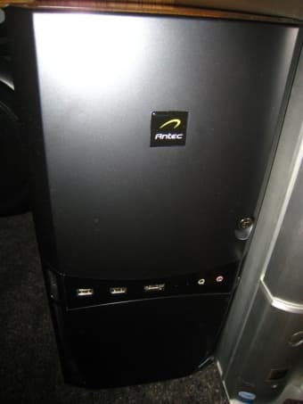FS: Gaming Desktop w/ 9600GT SLI, 4 GB Ram, 2.8Ghz Core 2 Duo - $450 1