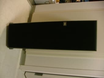 19'' LCD,  Ipod 30GB.  Laser Printer,  JBL Speakers,  TV Tuner, Router 3