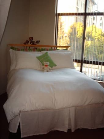 Want to move to Berkeley? Beautiful 2-bdrm apt avail. May 25! $2148/mo 2
