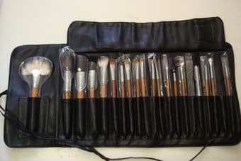Beauty Tool Set: PUPA Brush Collection + Bobbi Brown Brush Cleanser 1