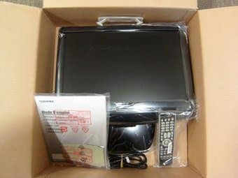 Toshiba 19AV500U 19-Inch 720p LCD HDTV (Black) @180 3