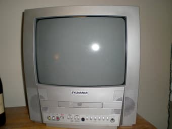 11-inch Sylvania TV w/built in DVD--$20 OBO 1