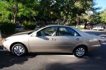 2005 Toyota Camry LE --- USD 14,900 1